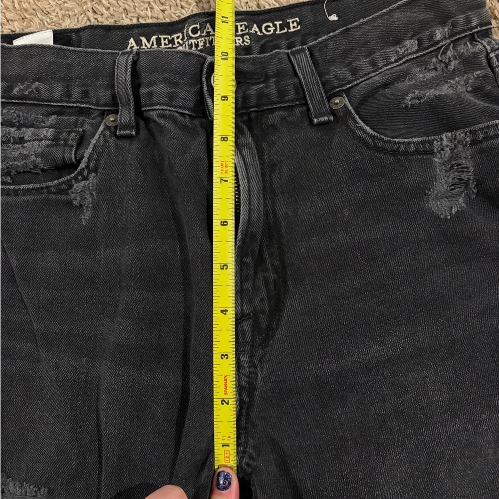 American Eagle Women's Distressed High-Rise Mom Jeans Black Size 4 - Picture 5 of 7